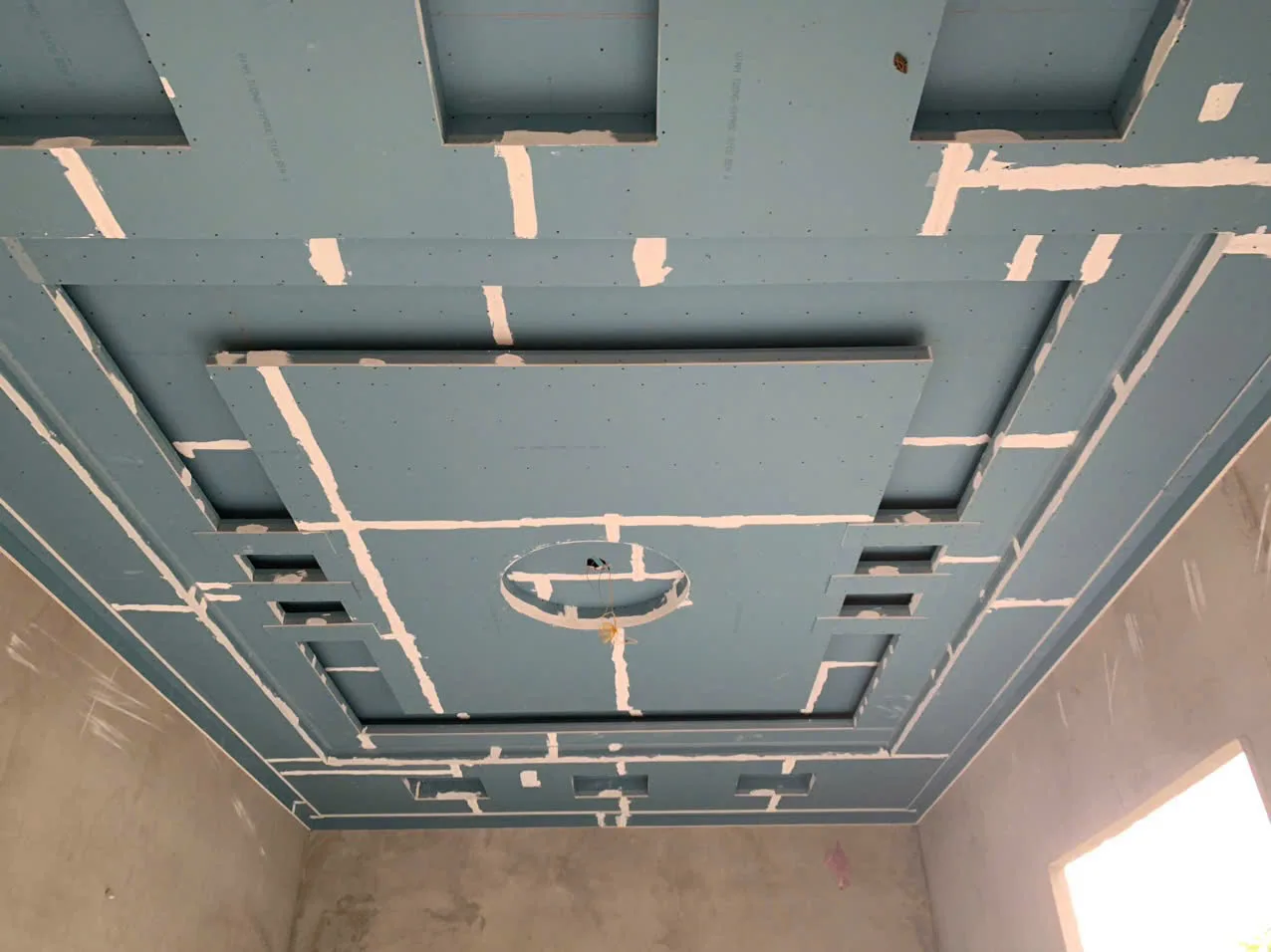 Trần thả thạch cao – Giải pháp thi công nhanh, tiện lợi và hiện đại